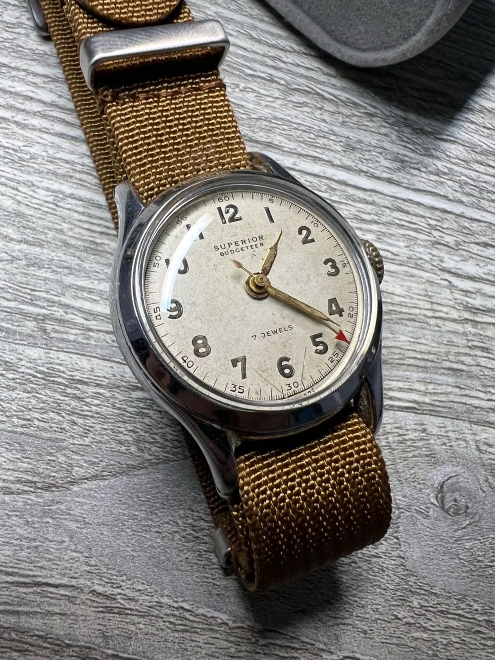 Superior Budgeteer 7 jewel mechanical men’s watch